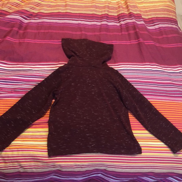 Cute shirt with long sleeves SIZE XS FOR LITTLE KIDS 7$ - Picture 2 of 3